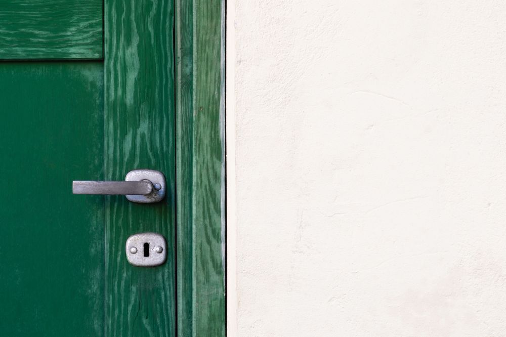 Guide til valg af den rette låsesmed: Alt hvad husejere og boligejere bør vide