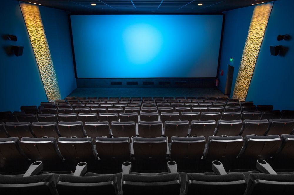 Film i biografen: En historisk gennemgang og praktiske tips for filmelskere
